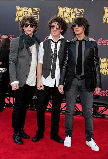 jonas-brothersssss - Jonas Brothers