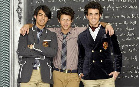 jonas_brothers_1428744c