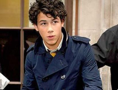 Nick-Jonas-disney-channel-star-singers-2903444-320-245 - Jonas