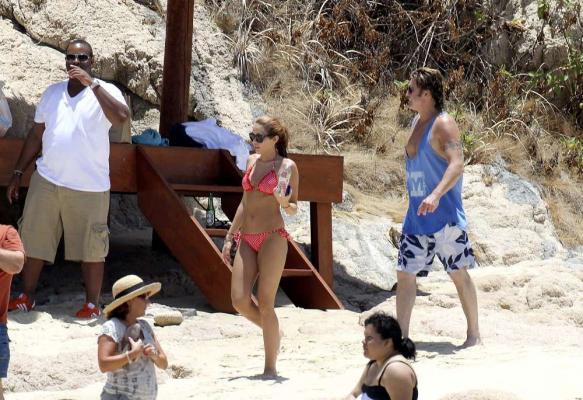 normal_012 - Appearances And Events Candids 2010 On the Beach in Mexico May 24 2010