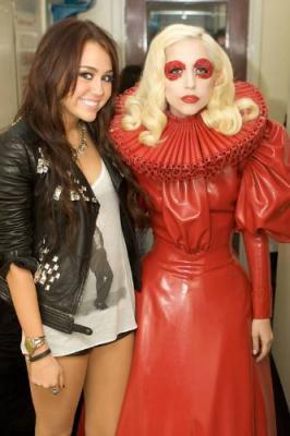 normal_07 - Appearances And Events Candids Meeting Queen Elizabeth And Lady GaGa in Blackpool December 7 2009