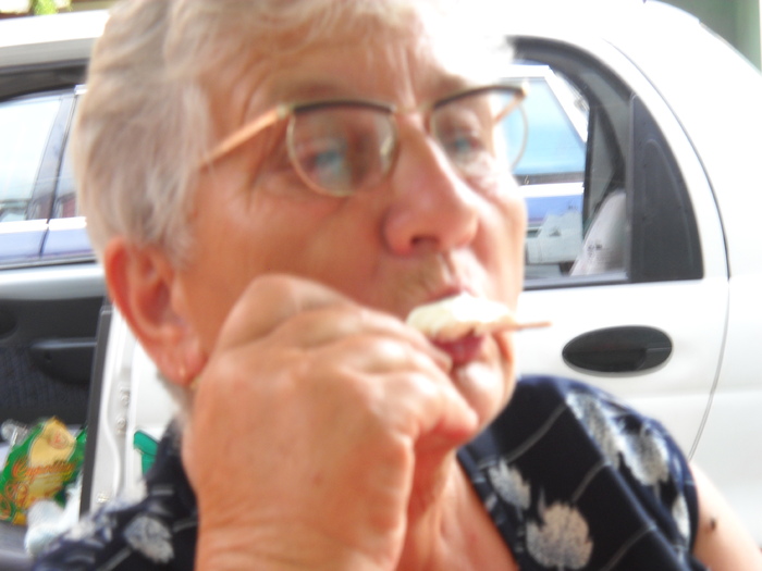 fara tigari si dulciuri, numai inghetata