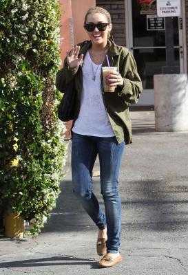 normal_011 - 0 Appearances And Events Candids At Coffee Bean in Toluca Lake May 23 2010