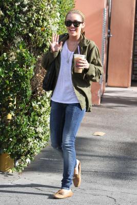 normal_025 - 0 Appearances And Events Candids At Coffee Bean in Toluca Lake May 23 2010