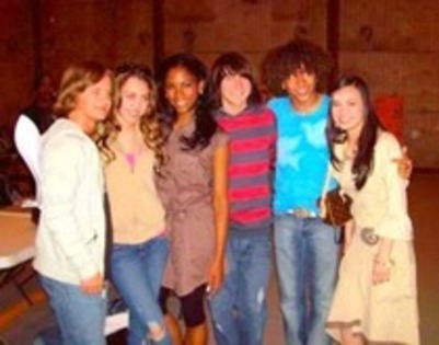  - 0 Poze Diferite Cu Miley And Hannah Montana