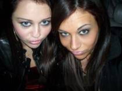  - 0 Poze Diferite Cu Miley And Hannah Montana