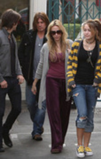  - 0 Poze Diferite Cu Miley And Hannah Montana