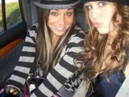  - 0 Poze Diferite Cu Miley And Hannah Montana
