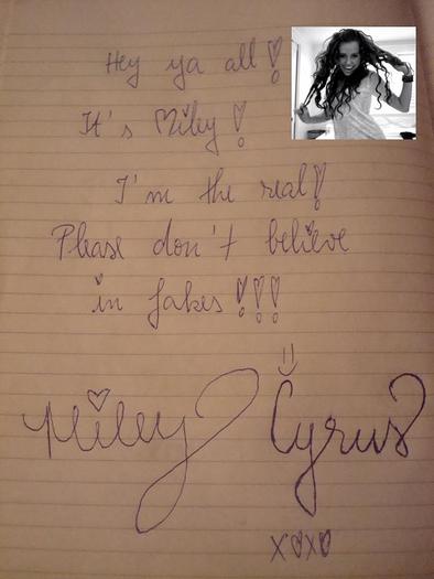 M-ia dat un autograf de pe celalant id al meu :X hannah_m0ntana15 :X de pe ala i-am cerut - 0 Convorbire Cu Miley