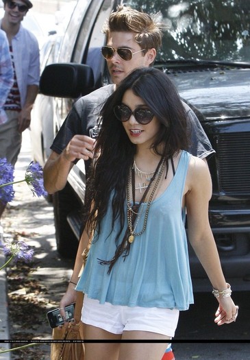 039ot - Vanessa Hudgens