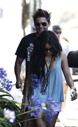 e6vpk4 - Vanessa Hudgens