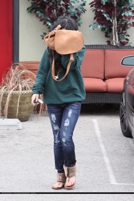 normal_009 - Vanessa Hudgens