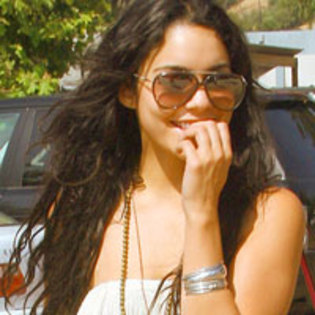 o - Vanessa Hudgens