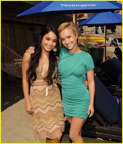 vanessahudgensglobalgiv (5) - Vanessa Hudgens