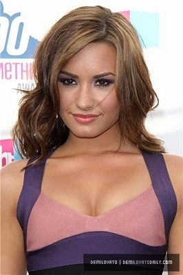 Demi-2010-VH1-Do-Something-Awards-demi-lovato-13977181-266-400 - Demi Lovato at Do Something Awards