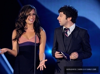 Demi-2010-VH1-Do-Something-Awards-demi-lovato-13977204-400-297 - Demi Lovato at Do Something Awards