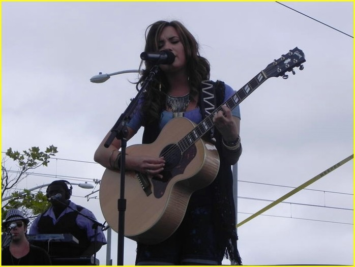 17825206_JXALRDEDX - Demi Lovato Microsoft Store Opening in San Diego 2010