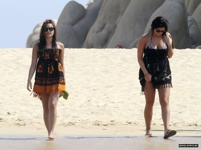  - Demi Lovato On the Beach in Mexico 2010