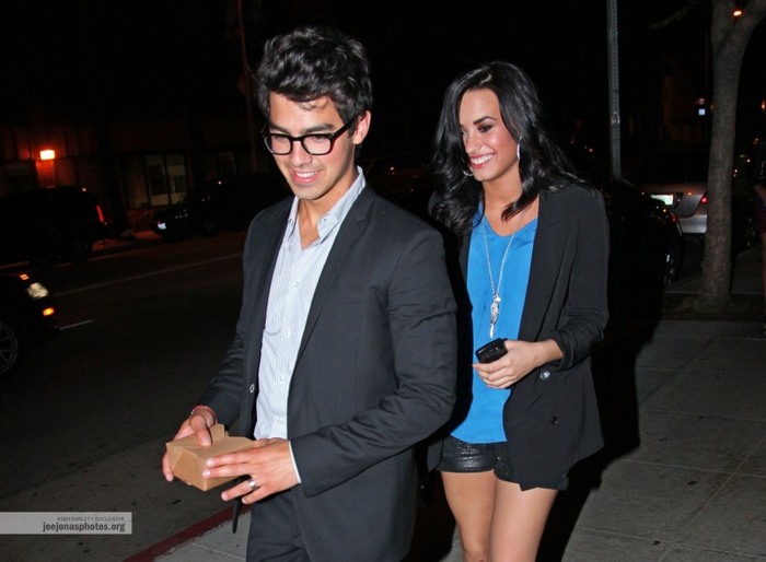 a3in88 - Demi Lovato and Joe Jonas With Nick Jonas and Nicole Anderson