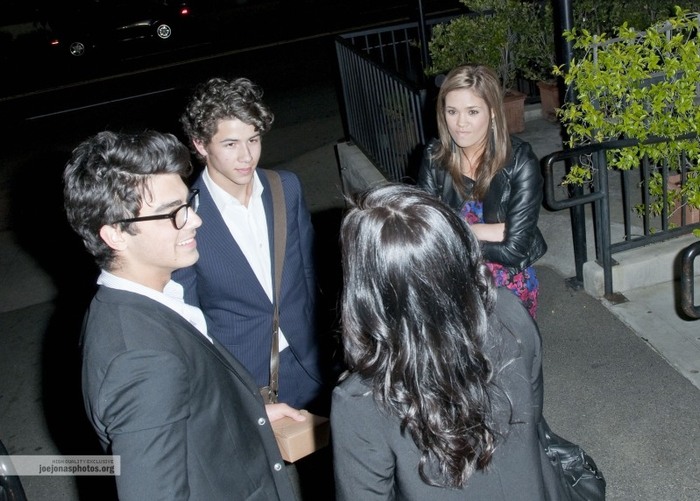 eikufb - Demi Lovato and Joe Jonas With Nick Jonas and Nicole Anderson