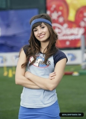 18231673_CPKHHLULJ - Demi Lovato Disney Channel Games