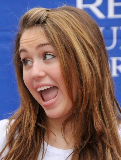 2v2v7yo - Toate Pozele Mele Cu Miley Cyrus