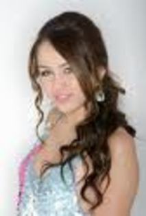 8BNFJOC - miley cyrus