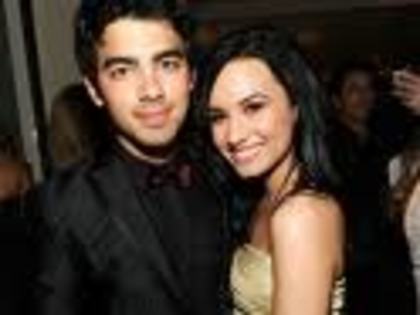 Demi Lovato si Joe Jonas - Demi Lovato