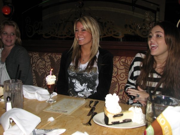 2w1sebk - Toate Pozele Mele Cu Miley Cyrus