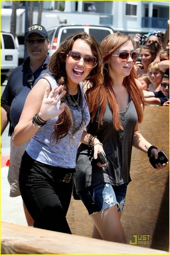 4lt7uq - Toate Pozele Mele Cu Miley Cyrus