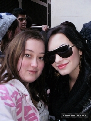 17565405_QQRBJKMJJ - Demi Lovato arriving back at the Soho Hotel in london