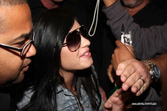  - Demi Lovato Arriving at Congonhas Airport