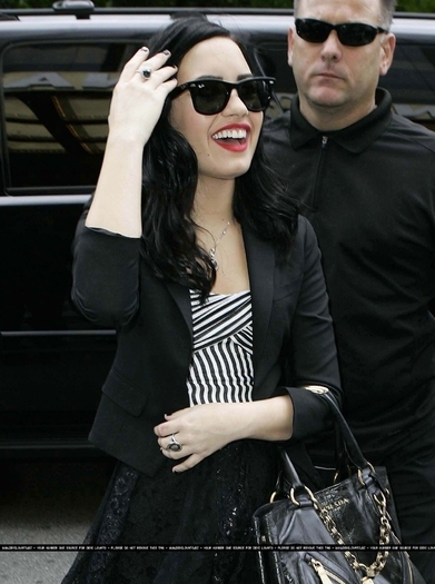 17669047_CSASPPRJA - Demi Lovato Arriving at hotel in New York City 3