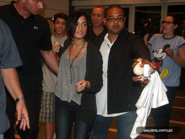  - Demi Lovato Arriving in Brazil