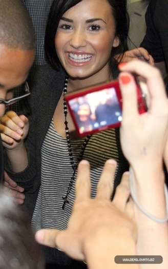  - Demi Lovato Arriving in Brazil