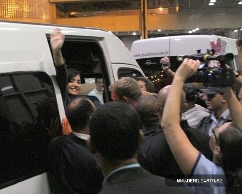  - Demi Lovato Arriving in Brazil