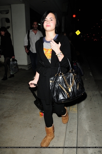 17670685_DJTPIYDJH - Demi Lovato At LAX Airport