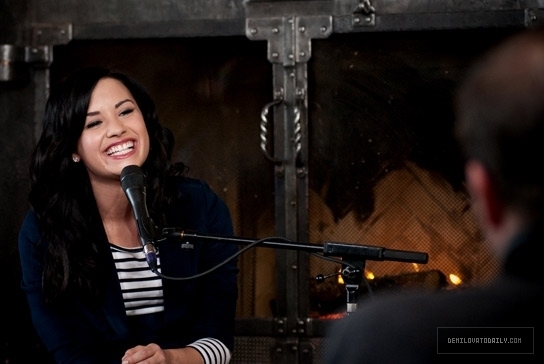 17820734_NGCUWBNXU - Demi Lovato Extreme Makeover Home Edition
