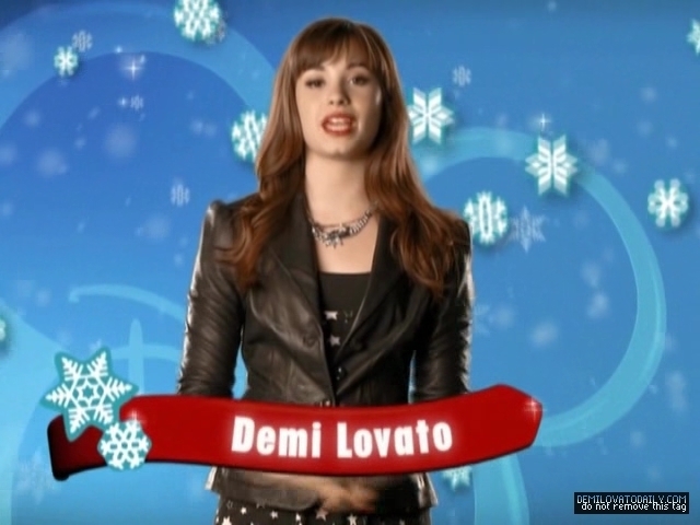 17819945_SUOUZLLWS - Happy Holidays from the Cast of Camp Rock