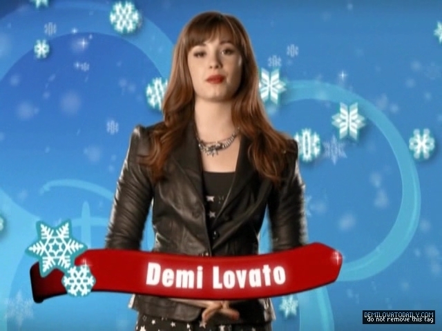 17819947_TAPOVIHJD - Happy Holidays from the Cast of Camp Rock