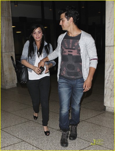 17363684_PBRUCETCF - Demi Lovato is Heading to Arclight Cinema in Hollywood