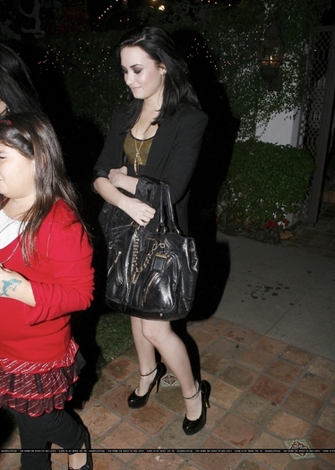 17670174_GJMGITAQC - Demi Lovato is Heading to George Lopez Christmas party in Los Angeles