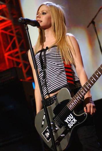 photo126 - avrill lavigne2