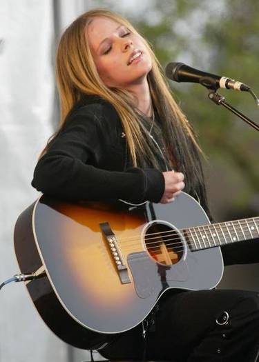 photo189 - avrill lavigne2