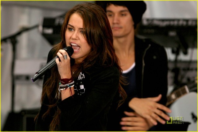 24fwz6f - Toate Pozele Mele Cu Miley Cyrus