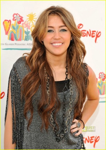 24xhxub - Toate Pozele Mele Cu Miley Cyrus