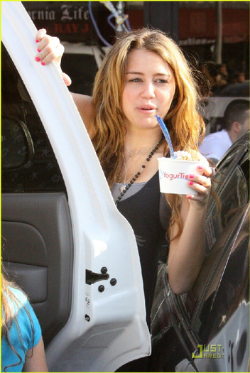 33w350g - Toate Pozele Mele Cu Miley Cyrus