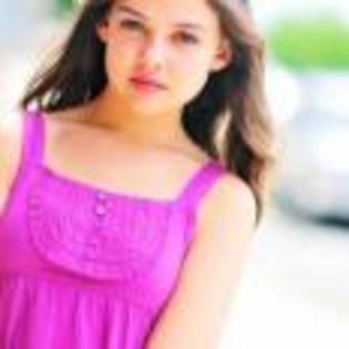 Danielle-Campbell-1272241142 - poze cu danielle campbell