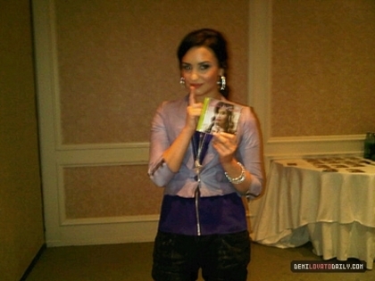 17561703_PLLADEANJ - Demi Lovato  Press Conference in Chile