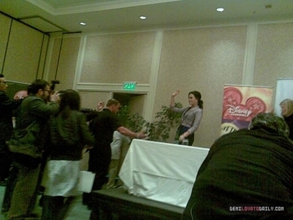 17561708_INSSCWDMJ - Demi Lovato  Press Conference in Chile
